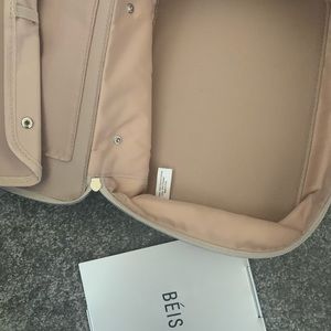 BEIS cosmetic case with mirror!